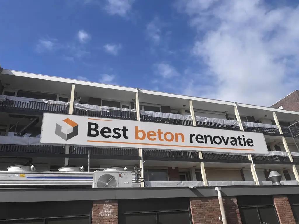 Bij Best Betonrenovatie zijn wij gespecialiseerd in het renoveren, herstellen en verduurzamen van galerijen, balkons en betonnen constructies door heel Nederland. 